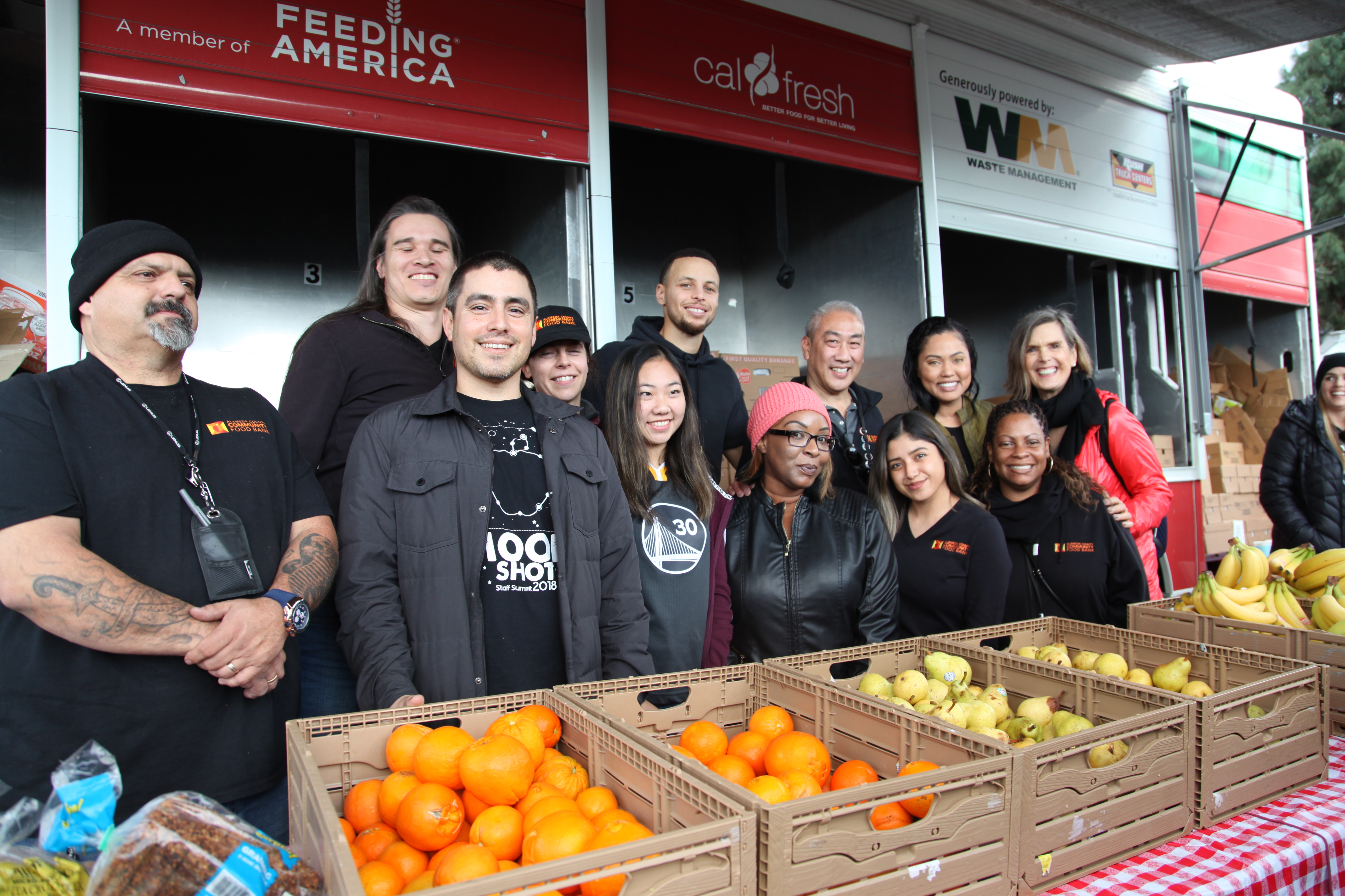 Alameda County Food Bank Volunteer : At the Alameda County Food Bank, Volunteers Get Nourished ... / 2203 central avenue alameda, ca 94501.